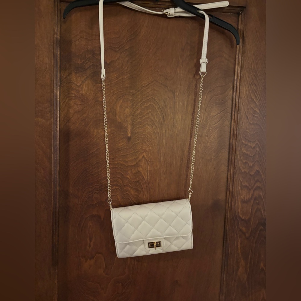 Quilted Cream Chain Crossbody Bag